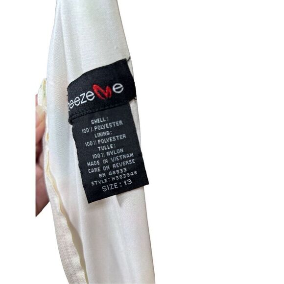 Vintage Inspired Yellow Floral Sundress Size 13 Tulle V-Neck Green Waistband - Picture 13 of 13